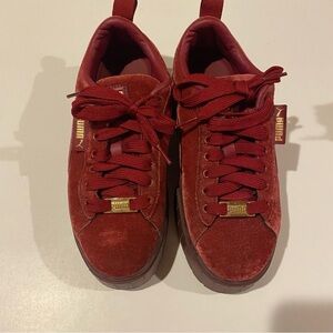 Puma Mayze Tibetan Red Velvet Platform Sneaker Size 7.5 Please Read